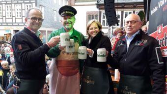 Die Brauhaus-Vorstände Einbecks mit Bürgermeisterin Dr. Sabine Michalek.