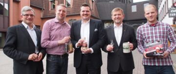 Ulrich Meiser und Ingo Schrader vom Einbecker Brauhaus, Sebastian Budde, Albert Eggers und Marketing-Mann Marcel Behlke