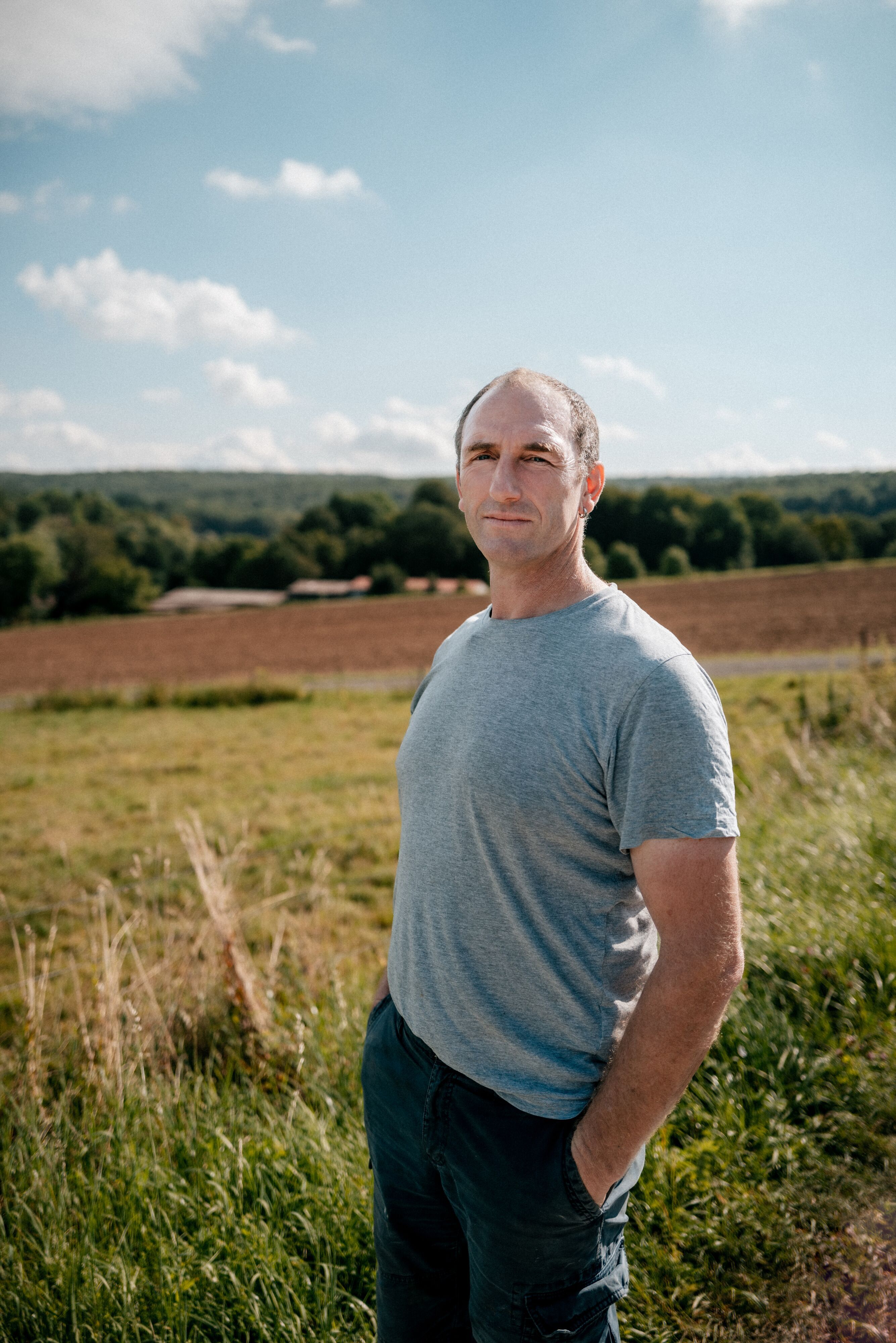Landwirt Mario Lockemann vor einem Feld